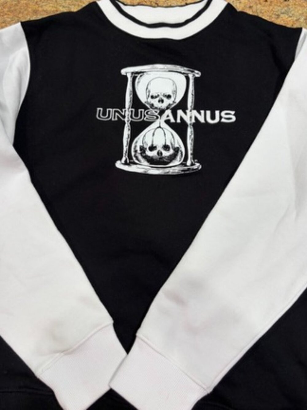 UNUS ANNUS Embroidered Crewneck XS NWOT